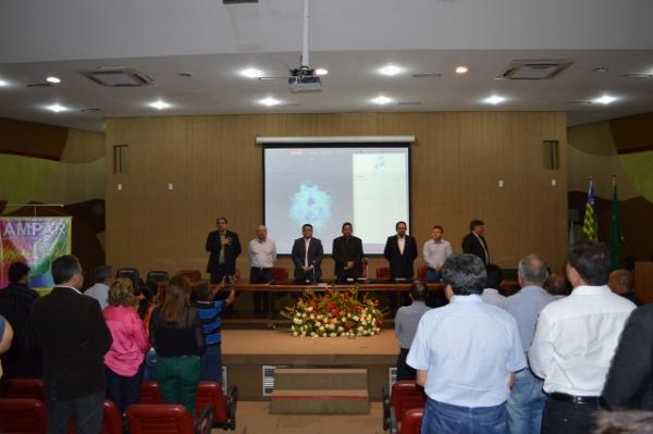 Prefeito de Floriano participa de semin&aacute;rio sobre forma&ccedil;&atilde;o de cons&oacute;rcios intermunicipais.(Imagem:SECOM)