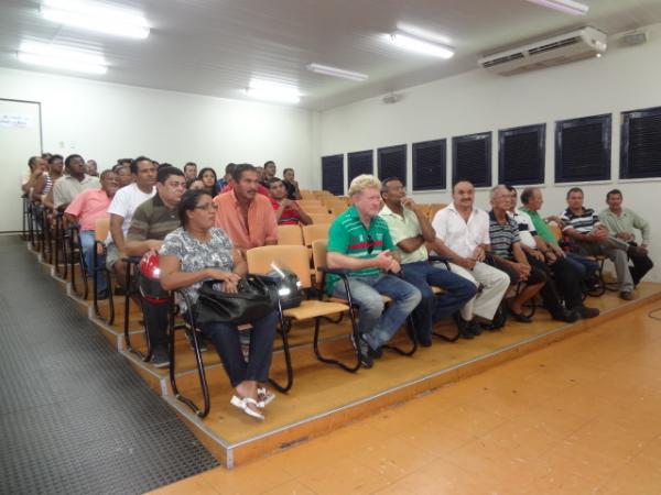 Procuradoria do município discute medida judiciária com donos de Trailers em bens públicos
