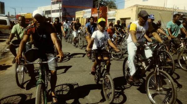 Passeio cicl&iacute;stico abre programa&ccedil;&atilde;o de 121&ordm; anivers&aacute;rio de Floriano.(Imagem:FlorianoNews)