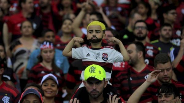 Inspirado no artilheiro, Gabigolzinho é novo fenômeno da torcida do Flamengo