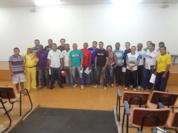 Secretaria de Esporte realiza reuni&atilde;o para planejamento de calend&aacute;rio anual(Imagem:FlorianoNews)