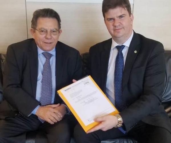Avelino Neiva discute projeto de galerias para Floriano