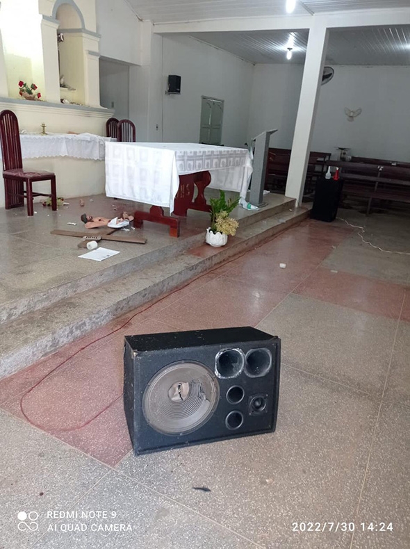 Homem fere três pessoas em Barreiras e depreda igreja no município