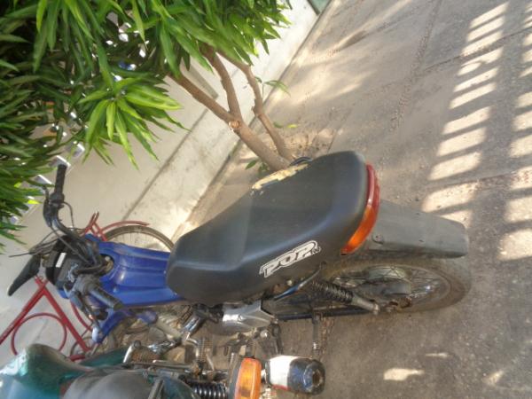 Polícia recupera uma moto roubada em Floriano.(Imagem:FlorianoNews)