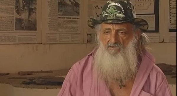 Robson Marques era conhecido como o Guardi&atilde;o do Vale dos Dinossauros, em Sousa, no Sert&atilde;o paraibano(Imagem:TV Para&iacute;ba/Reprodu&ccedil;&atilde;o)