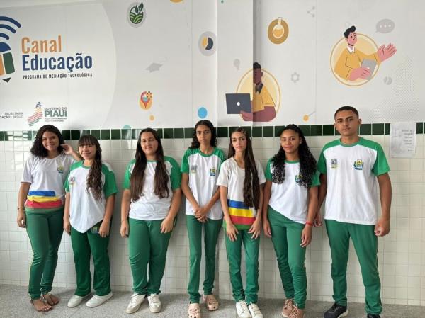 Medalhistas OLITEF ? Ceti Ant&ocirc;nia de Sousa Alencar(Imagem:Ascom Seduc)