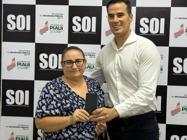 Secretaria de Segurança Pública devolve 200 celulares recuperados no Piauí