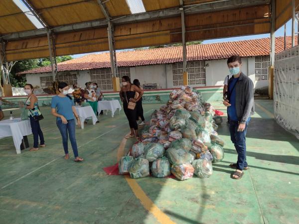 Assist&ecirc;ncia Social realiza entrega de cestas b&aacute;sicas para fam&iacute;lias carentes em Bar&atilde;o de Graja&uacute;(Imagem:FlorianoNews)