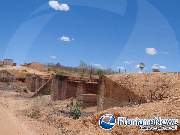 Ponte sobre o riacho do C&ocirc;co.(Imagem:FlorianoNews)