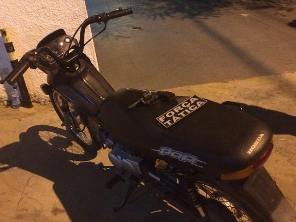 Moto furtada recuperada pela PM.(Imagem:Divulga&ccedil;&atilde;o/PM)