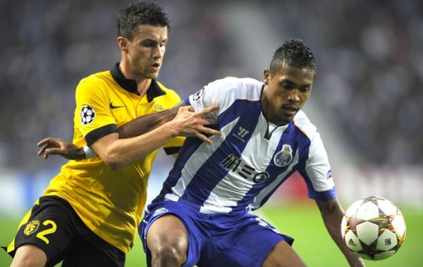 Les&atilde;o sofrida contra o Lille deixa Alex Sandro fora de amistosos.(Imagem:Ag&ecirc;ncia Reuters)