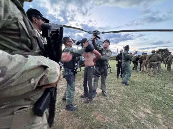 Suspeito de matar ex-companheira grávida e filhos é preso no Piauí
