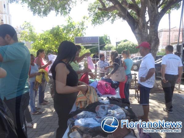 Rotary Club M&eacute;dio Parna&iacute;ba promoveu brech&oacute; beneficente em Floriano.(Imagem:FlorianoNews)
