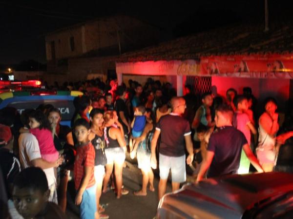 Jovem foi morto dentro da pr&oacute;pria casa(Imagem:Ellyo Teixeira/G1)