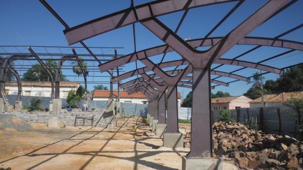 Obras de reforma e amplia&ccedil;&atilde;o do Mercado do Cruzeiro est&atilde;o em est&aacute;gio avan&ccedil;ado.(Imagem:FlorianoNews)