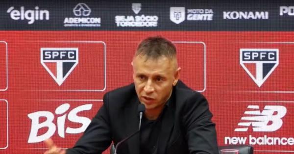 Rafinha explica função e cobra mudança de postura no São Paulo: "Problema não pode ser muleta"