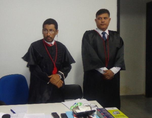 Os Promotores de Justi&ccedil;a Jos&eacute; de Arimat&eacute;ia Dourado e Carlos Washington.(Imagem:FlorianoNews)