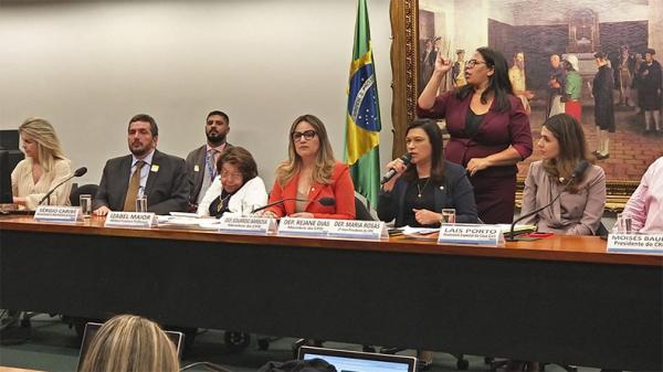 Rejane Dias crítica propostas de Bolsonaro enviadas à Câmara