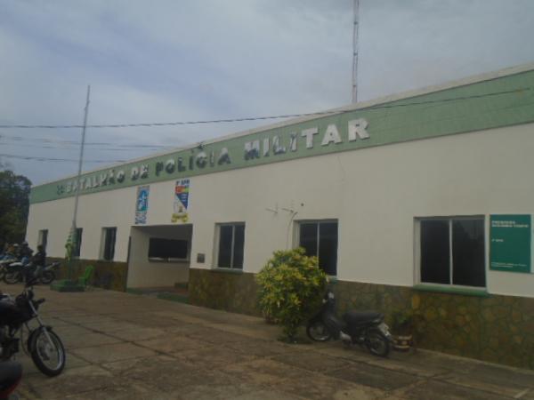 Farmácia é invadida e assaltada no Centro de Floriano