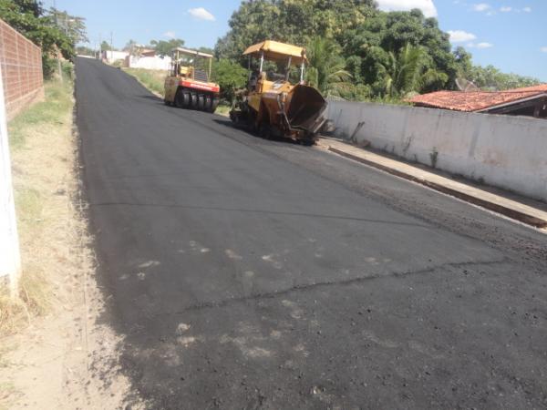 Iniciadas obras de pavimenta&ccedil;&atilde;o asf&aacute;ltica em Floriano.(Imagem:FlorianoNews)