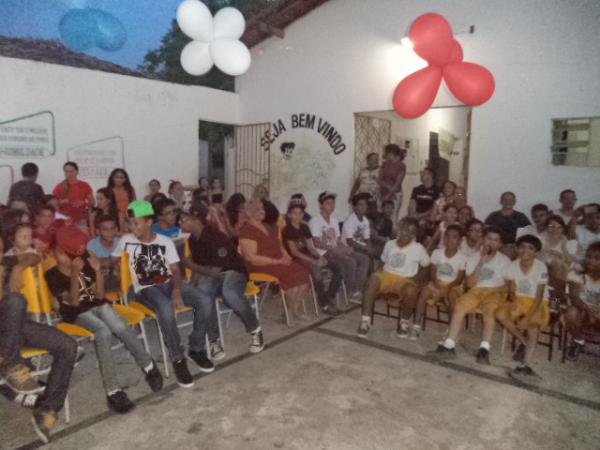 Escola Mega realiza Projeto de Inglês em Floriano