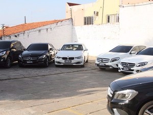 Preso suspeito de emprestar nome a esquema que vendia carros de luxo