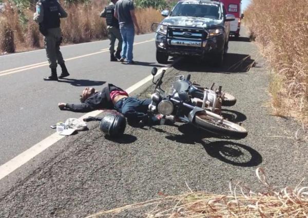 Acusado de roubo é morto após furar barreira policial na BR-230