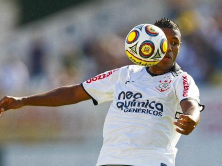 Corinthians pode sofrer penhora de receita por não pagar dívida de Jucilei