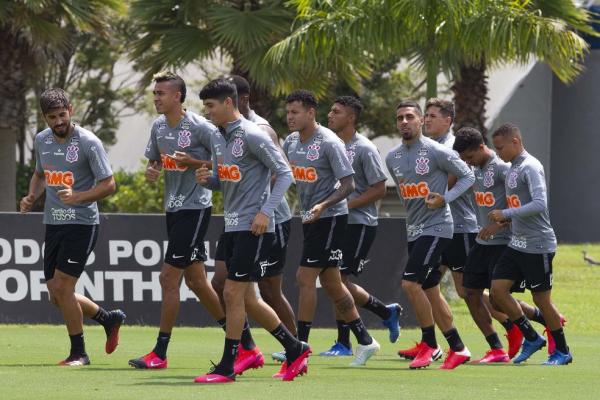 Atrasos no FGTS podem resultar em rescis&atilde;o de contratos, alertam especialistas.(Imagem:Daniel Augusto Jr/Ag. Corinthians)