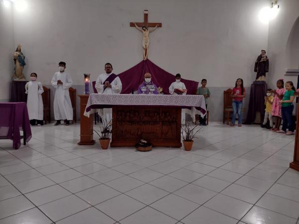 Fi&eacute;is participam da Missa de Cinzas (Imagem:FlorianoNews)