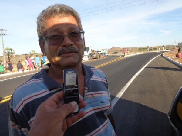 Motorista do ve&iacute;culo saiu ileso.(Imagem:FlorianoNews)