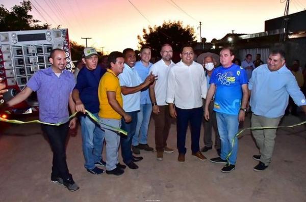 Vereadores participam de entrega das obras de pavimenta&ccedil;&atilde;o poli&eacute;drica no bairro S&atilde;o Crist&oacute;v&atilde;o.(Imagem:CMF)