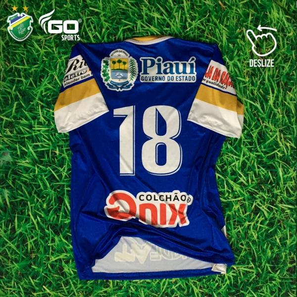 Para seduzir torcida do Vasco, rival lança camisa com faixa e espera turbinar na Copa do Brasi