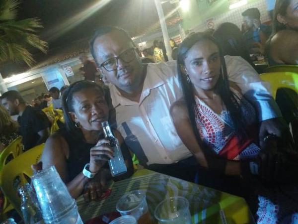 Tom Cleber faz show em Floriano e embala cora&ccedil;&otilde;es apaixonados.(Imagem:FlorianoNews)