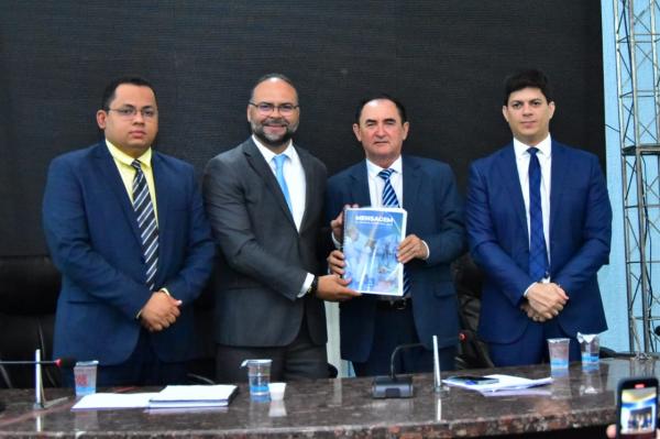 Aberto na Câmara Municipal de Floriano o Ano Legislativo 2023