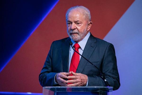 Lula abre brecha para disputar reeleição e defende punição a Bolsonaro