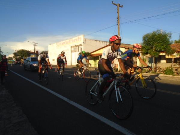 15&ordf; Corrida Cicl&iacute;stica do Pequi &eacute; realizada em Floriano.(Imagem:FlorianoNews)