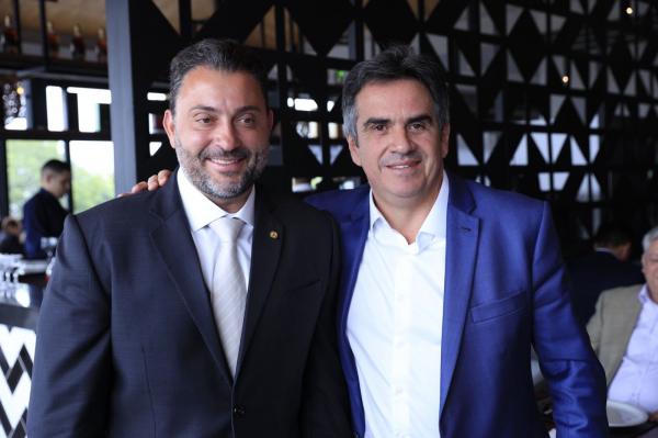 Senador Ciro Nogueira promove almo&ccedil;o de confraterniza&ccedil;&atilde;o com prefeitos piauienses.(Imagem:Divulga&ccedil;&atilde;o)