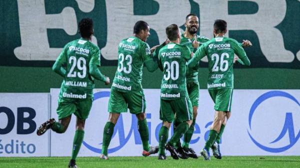 Após jogo do Catarinense, Chapecoense revela novos casos de covid-19 no elenco