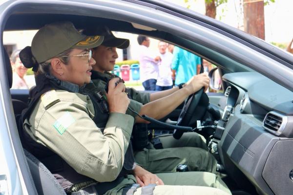 PMPI entrega viatura lil&aacute;s e implanta a Patrulha Maria da Penha em Barras(Imagem:Divulga&ccedil;&atilde;o)