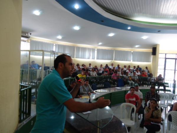 Audi&ecirc;ncia p&uacute;blica debate projeto de cargos e sal&aacute;rios de servidores municipais.(Imagem:FlorianoNews)