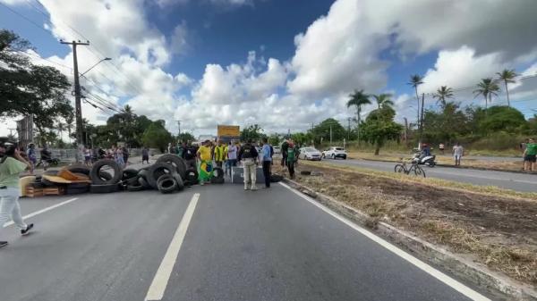 PRF diz que há bloqueios em 227 rodovias federais nesta terça, após derrota de Bolsonaro