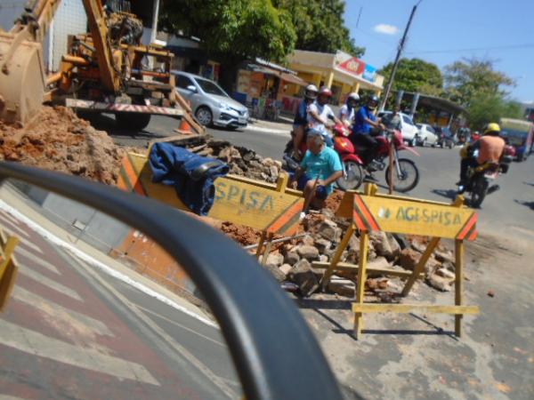 Abastecimento de água em Floriano deve voltar ao normal até às 18h deste sábado
