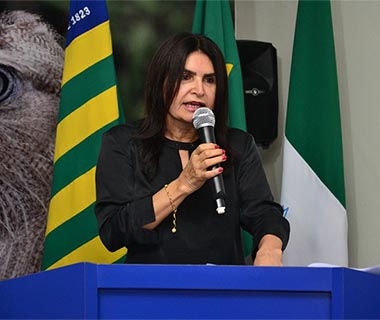 Juiz obriga internauta a pedir desculpa a prefeita por "gemidão do WhatsApp"