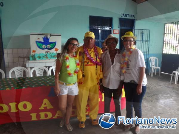 Centro de Refer&ecirc;ncia da Assist&ecirc;ncia Social realizou pr&eacute;via carnavalesca para idosos.(Imagem:FlorianoNews)
