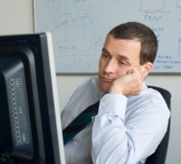 Pessoas preferem ter um trabalho chato se salário for melhor, diz estudo