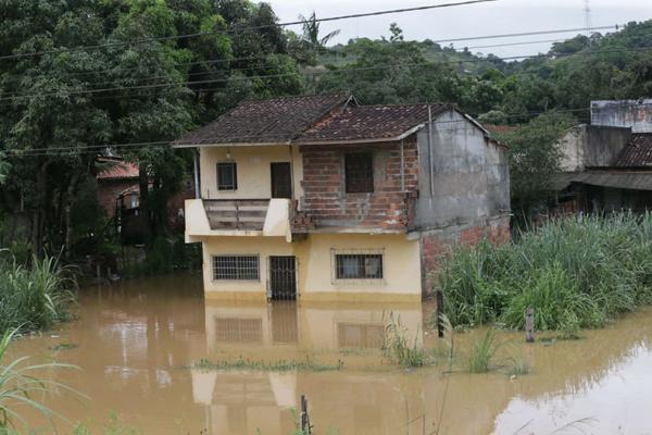 Número de desabrigados cai pelo segundo dia seguido na Bahia