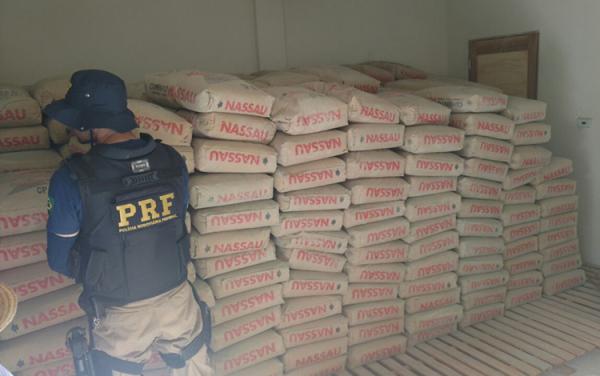 Operação apreende cimento após suspeita de crime eleitoral em Inhuma