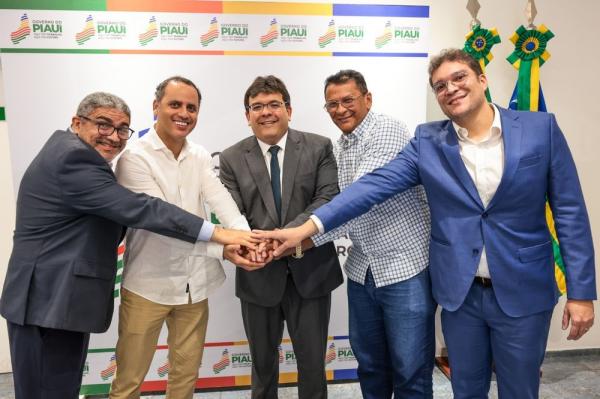 An&uacute;ncio da entrega de obras do hospital de Elesb&atilde;o Veloso.(Imagem:Jorge Henrique Bastos)