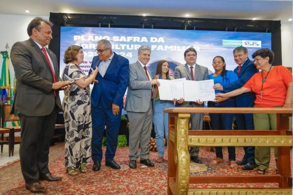 Sada assina convênios com MDA e Anater para compra de equipamentos e veículos